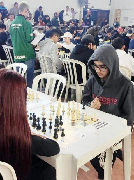 Maior circuito de xadrez do Brasil reúne 1,2 mil jogadores em Curitiba