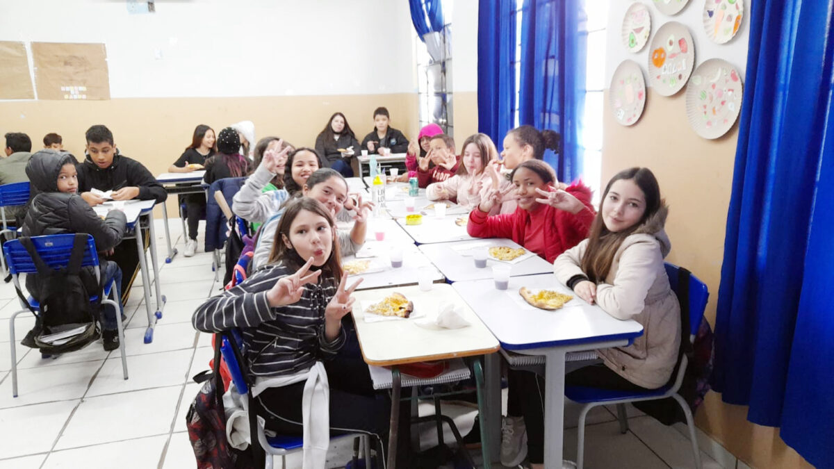 Colégio Agalvira comemorou o dia do estudante com rodada de pizzas