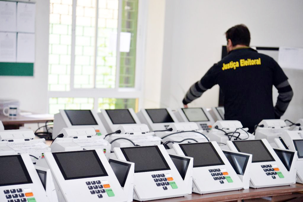 Cartório Eleitoral de Araucária começa a lacrar urnas para as eleições
