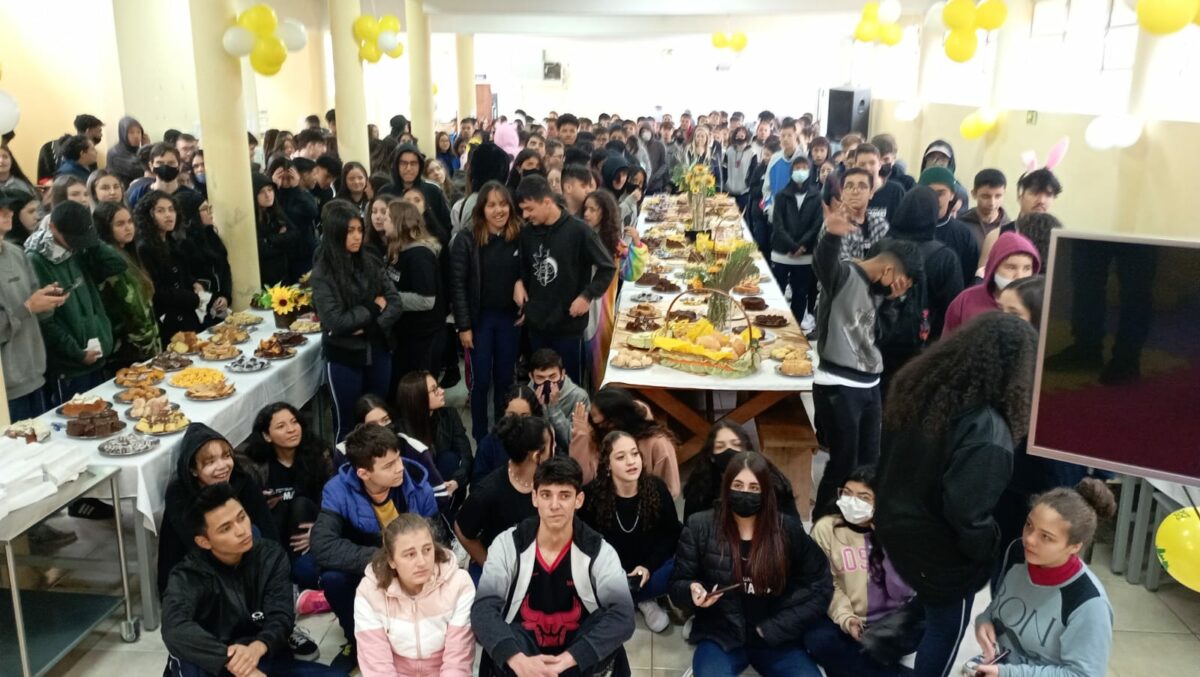 Setembro Amarelo: Estudantes do Szymanski se confraternizam e celebram a vida