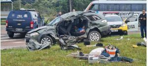 Gravíssimo acidente ocorrido na Avenida dos Pinheirais fez duas vítimas fatais