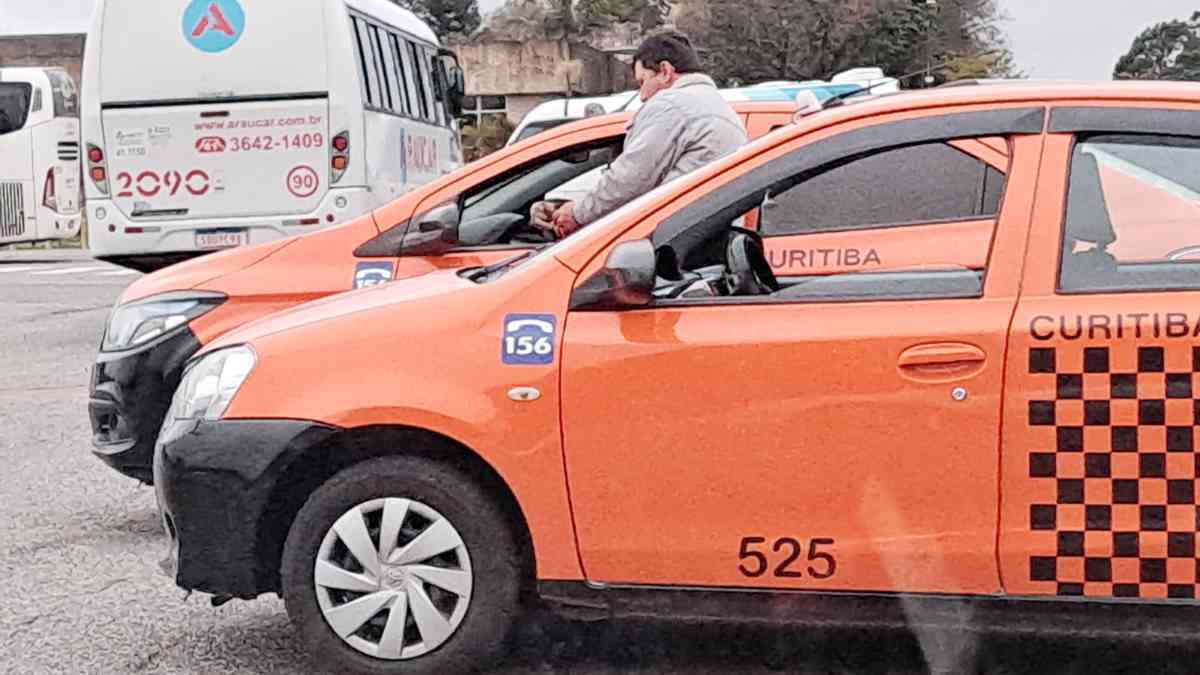 Taxistas de Araucária pedem exclusividade no transporte de trabalhadores da cidade