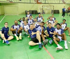 Invicto, voleibol masculino está na semifinal do<br>Campeonato Paranaense
