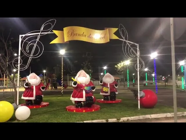 Praça da Bíblia já começa a ganhar a cara do Natal!