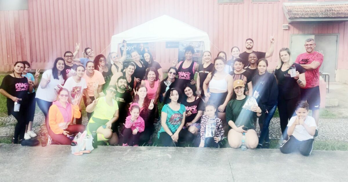 Aulão de move dance movimentou alunos de academias de Araucária
