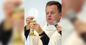 Comunidade de Aliança Rosa Mística convida para Noite de Louvor, no Santuário Nossa Senhora dos Remédios