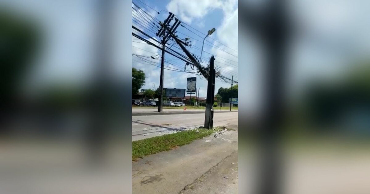 Poste que ameaça cair na Avenida das Araucárias será retirado
