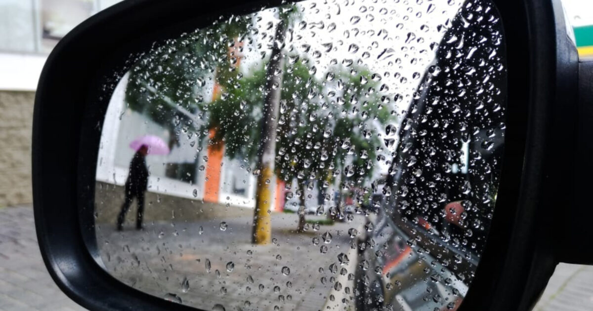Semana começa com dias nublados e chuvosos