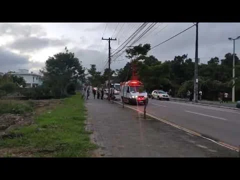 Dois acidentes com moto ocorreram em simultâneo na Avenida Archelau