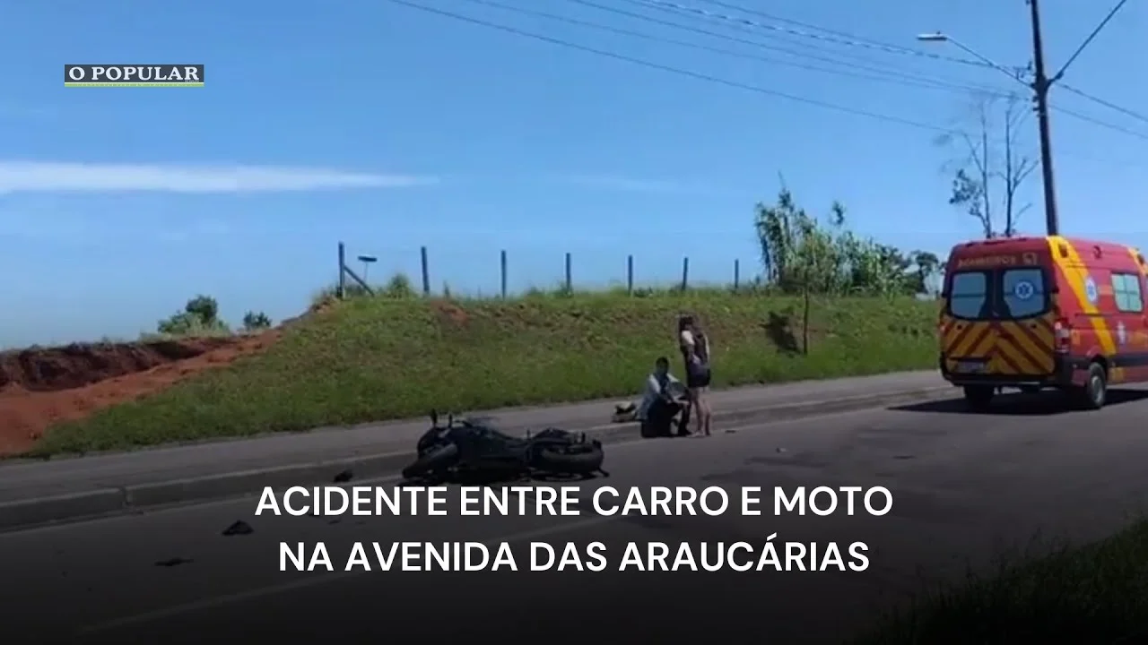 Acidente entre carro e moto na Avenida das Araucárias