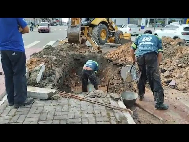 Obra de manutenção em galeria de água