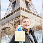 Pablo Rosales comemora o título de campeão juvenil no Campeonato Europeu de Paris