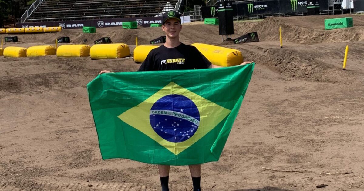 Jovem piloto representou Araucária no Latino Americano de Supercross