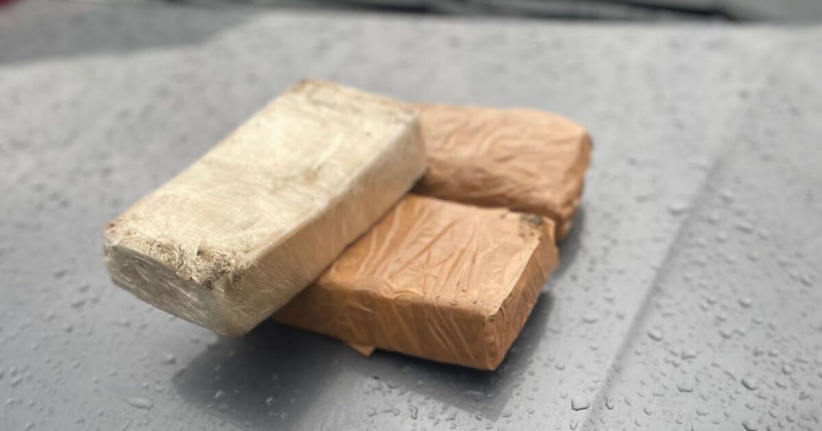 Polícia Civil de Araucária prende homem com cerca de 3kg de crack em estacionamento de supermercado