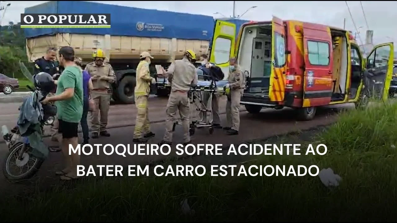 Motoqueiro sofre acidente ao bater em carro estacionado