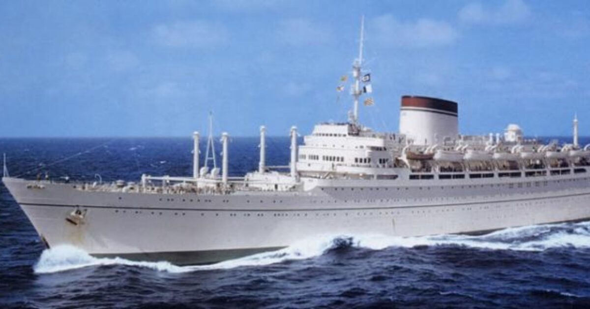 Transatlântico Giulio Cesare em foto de 1970 de um antigo cartão postal. Nesse navio os jovens Hassan, de 11 anos, e seu irmão mais velho Ali, de 13 anos, vieram para o Brasil reencontrar a família.