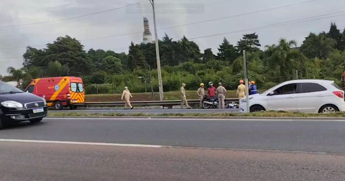 Colisão entre moto e bicicleta na Rodovia do Xisto