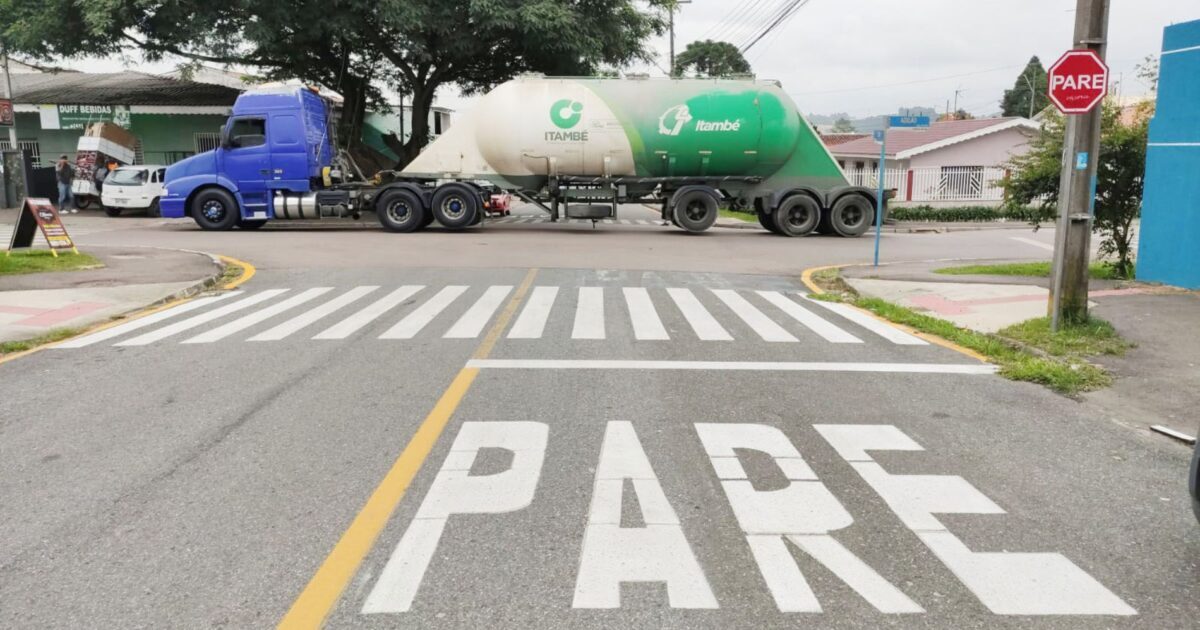 Cruzamento na rua Cisne é alvo de reclamações por parte de motoristas