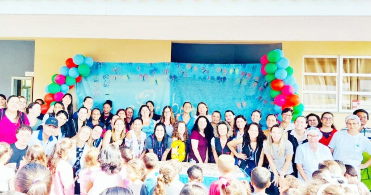 Escola Arlindo Milton Druszcz comemora aniversário de 3 anos com super festa e bolo gigante