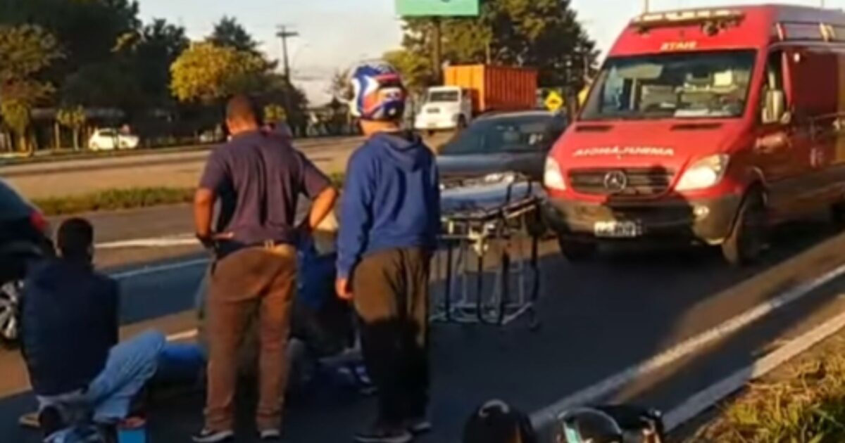 Acidente entre carro e moto na Rodovia do Xisto