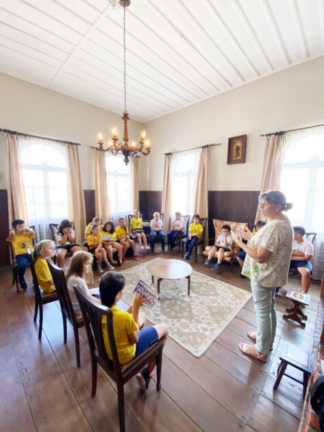 Alunos da Casinha do Saber participam de visita guiada na Casa do Cavalo Baio