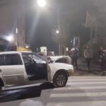 Colisão entre dois carros no centro de Araucária resulta em acidente
