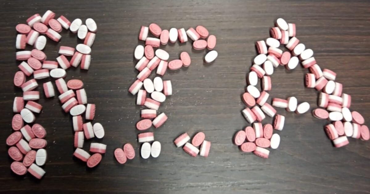 No Costeira PM prende homem com mais de 150 comprimidos de ecstasy na cueca