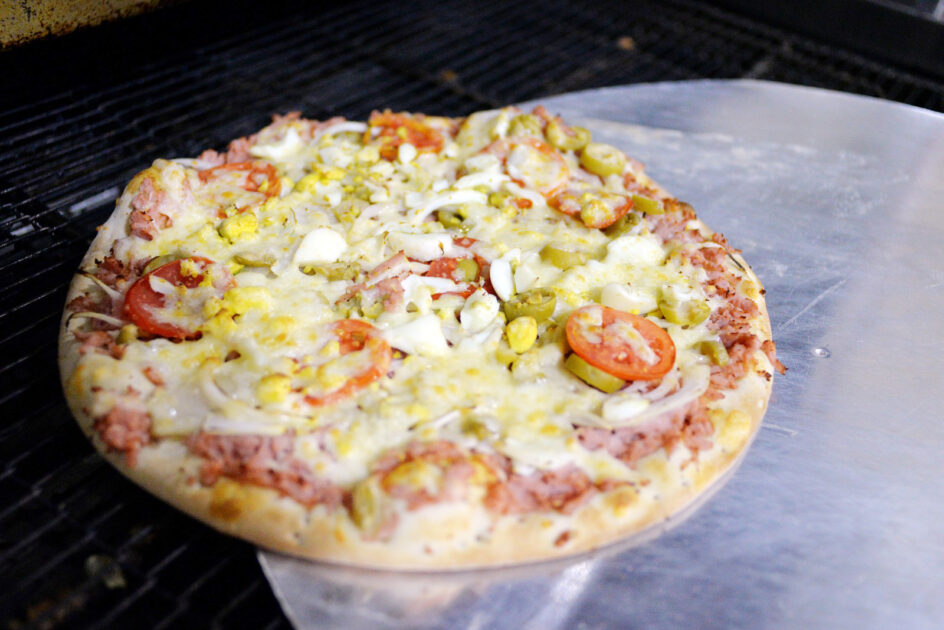 Com pizzas que são sucesso, Pizzaria Doney completa cinco anos de existência