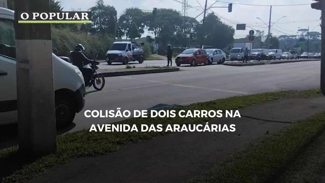 Colisão de dois carros na Avenida das Araucárias