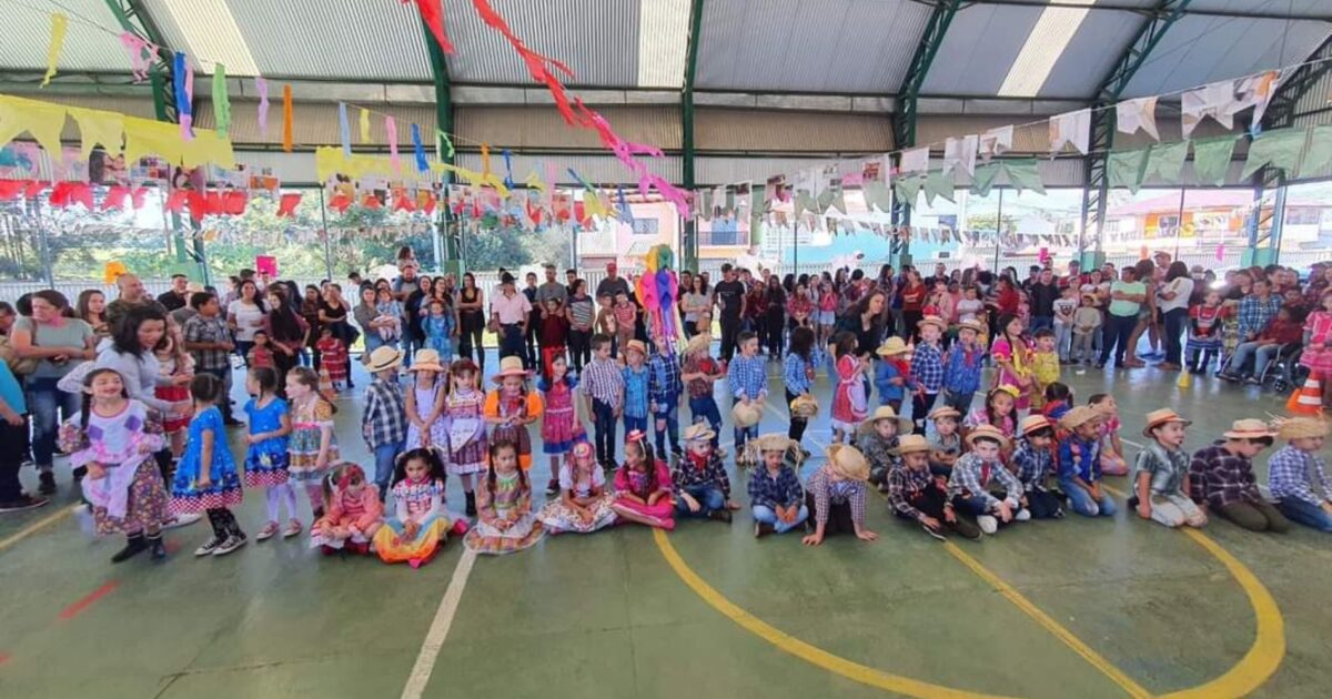 Escola Juscelino Kubistchek convida população para festa julina no dia 8 de julho