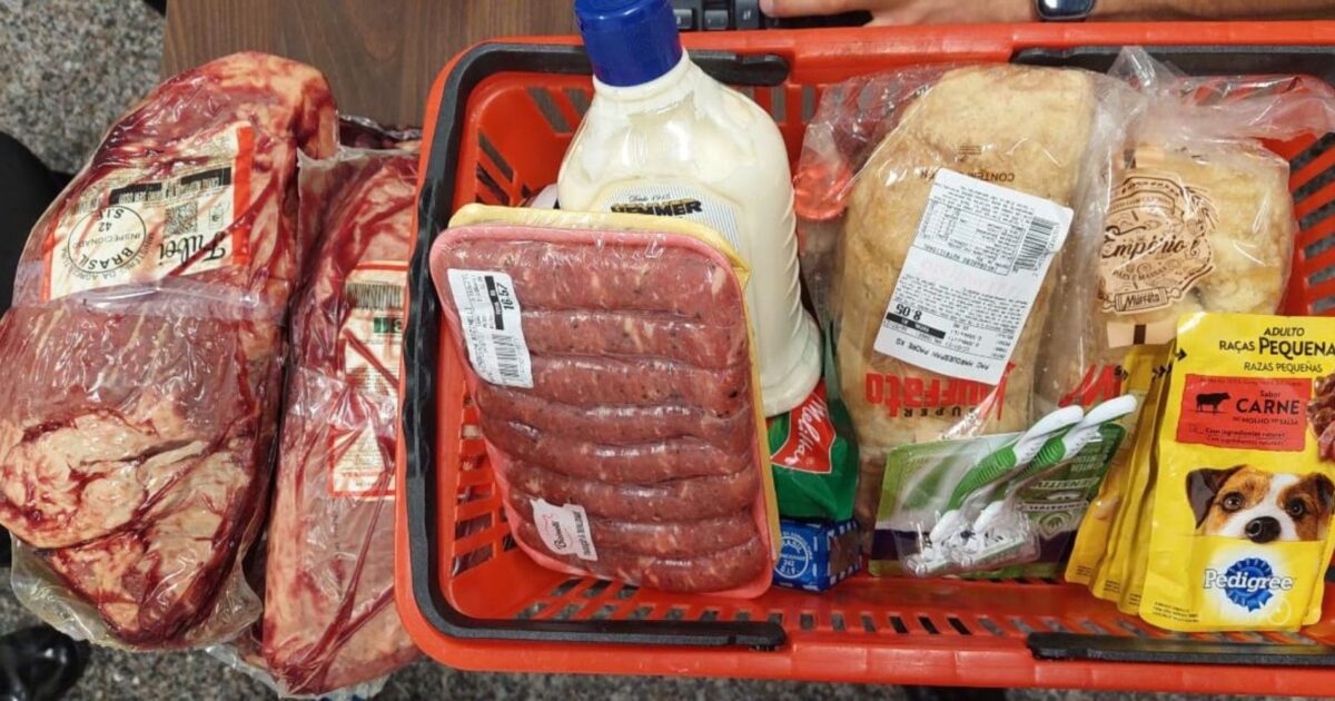 PM prende homem que furtou carnes e outros produtos em supermercado do Estação