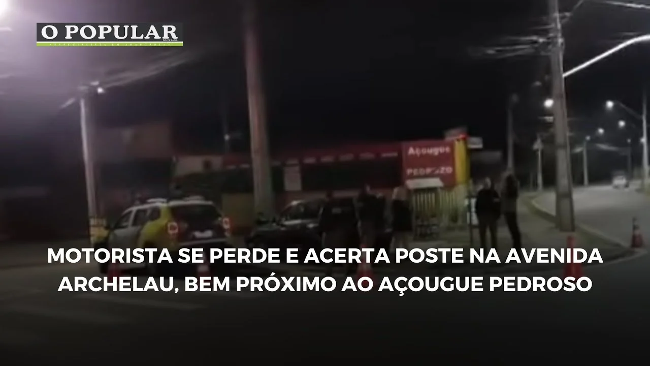 Motorista se perde e acerta poste na Avenida Archelau, bem próximo ao Açougue Pedroso