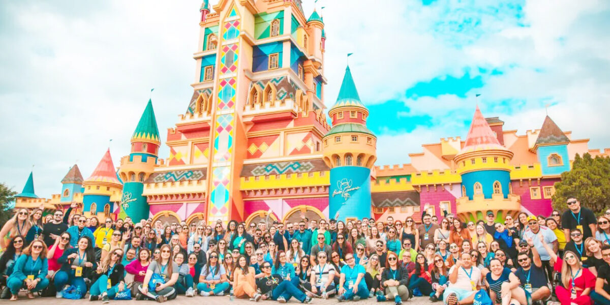 Araucariense Franqueada CVC Viagens celebra o Prêmio de 1° lugar do Brasil recebido pela operadora