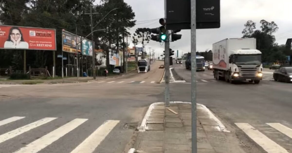 Trânsito calmo na BR 476 na manhã desta segunda-feira (28)