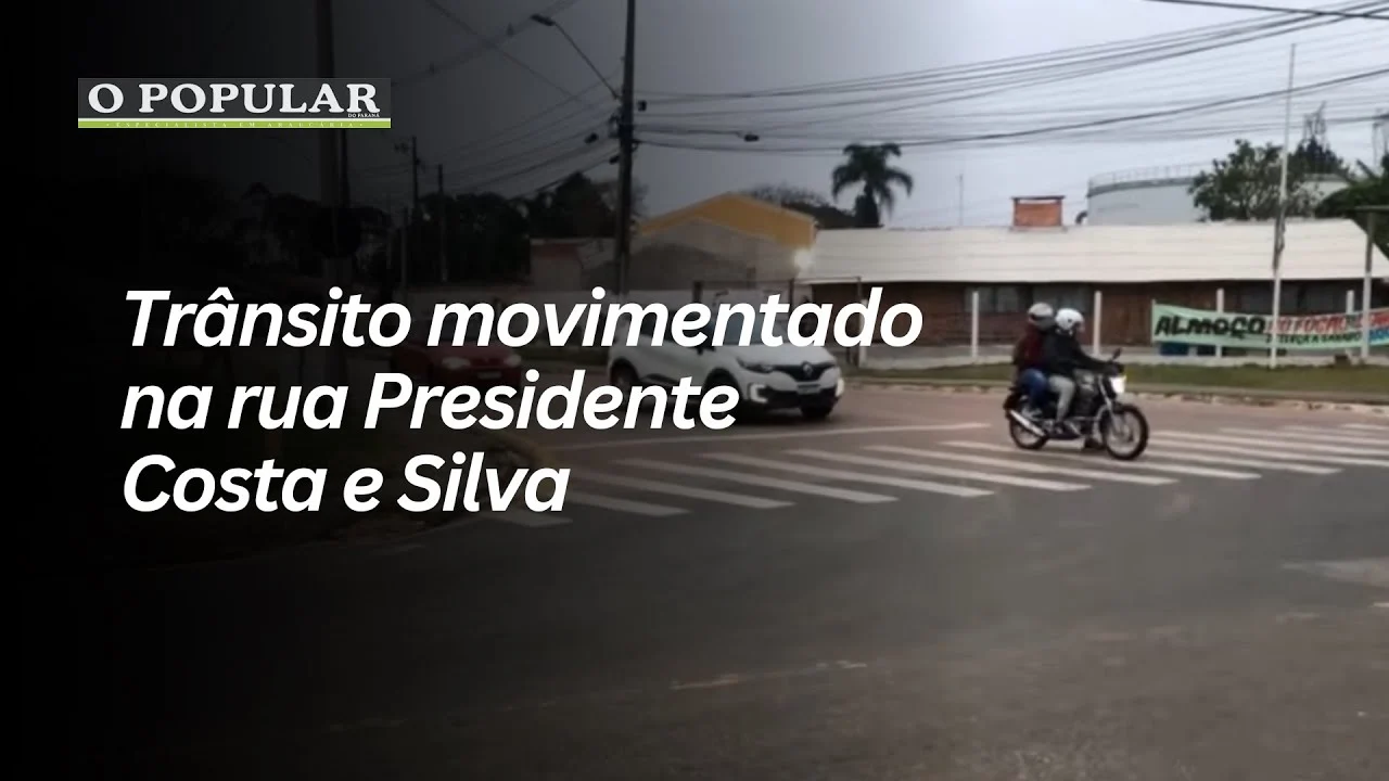 Trânsito movimentado na rua Presidente Costa e Silva
