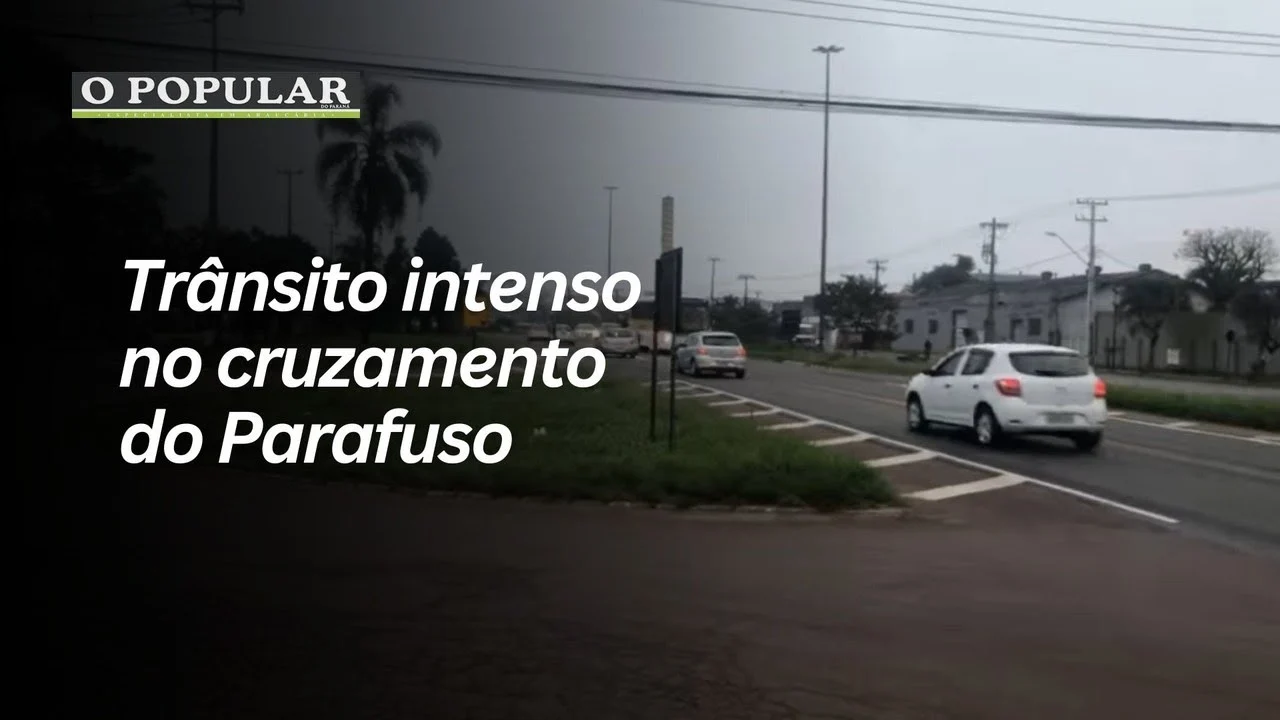 Trânsito intenso no cruzamento do Parafuso