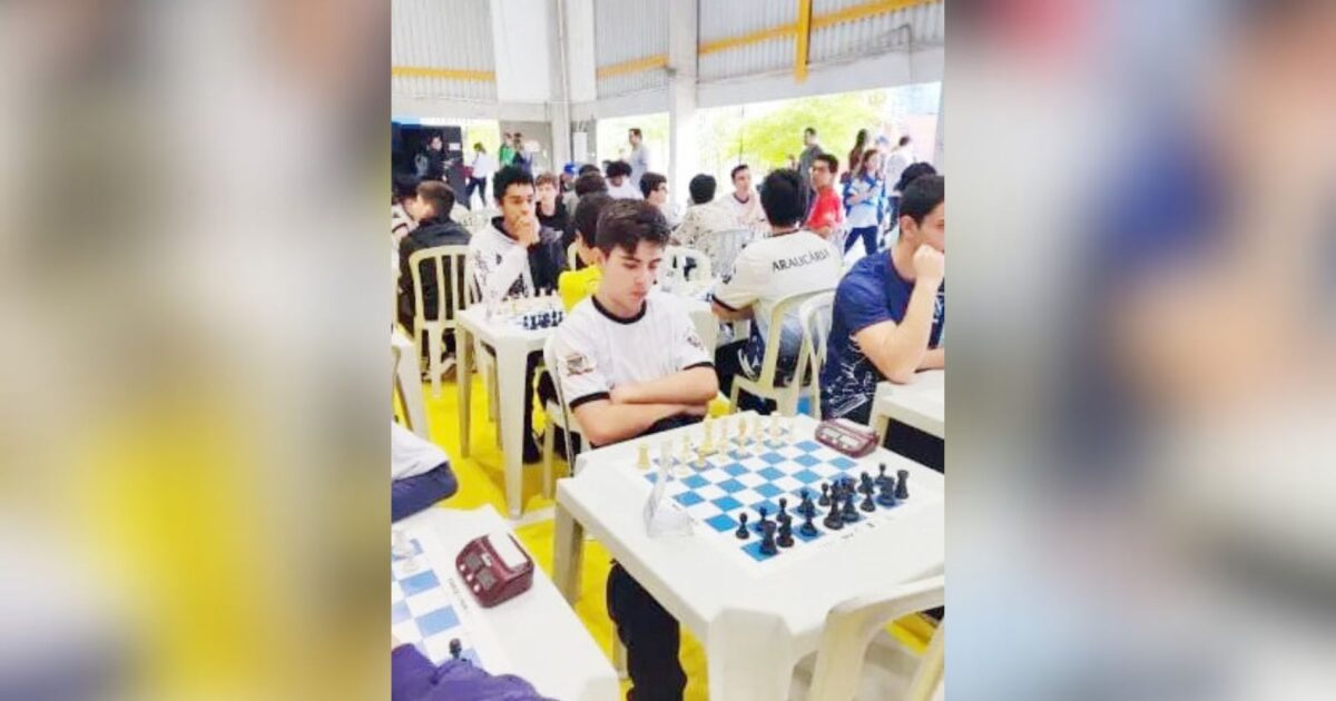 Torneio de xadrez reuniu enxadristas de 30 cidades do Paraná