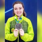 Gabriela é vice-campeã no Brasileiro de Esgrima Juvenil e destaque nos Jogos Escolares de Curitiba