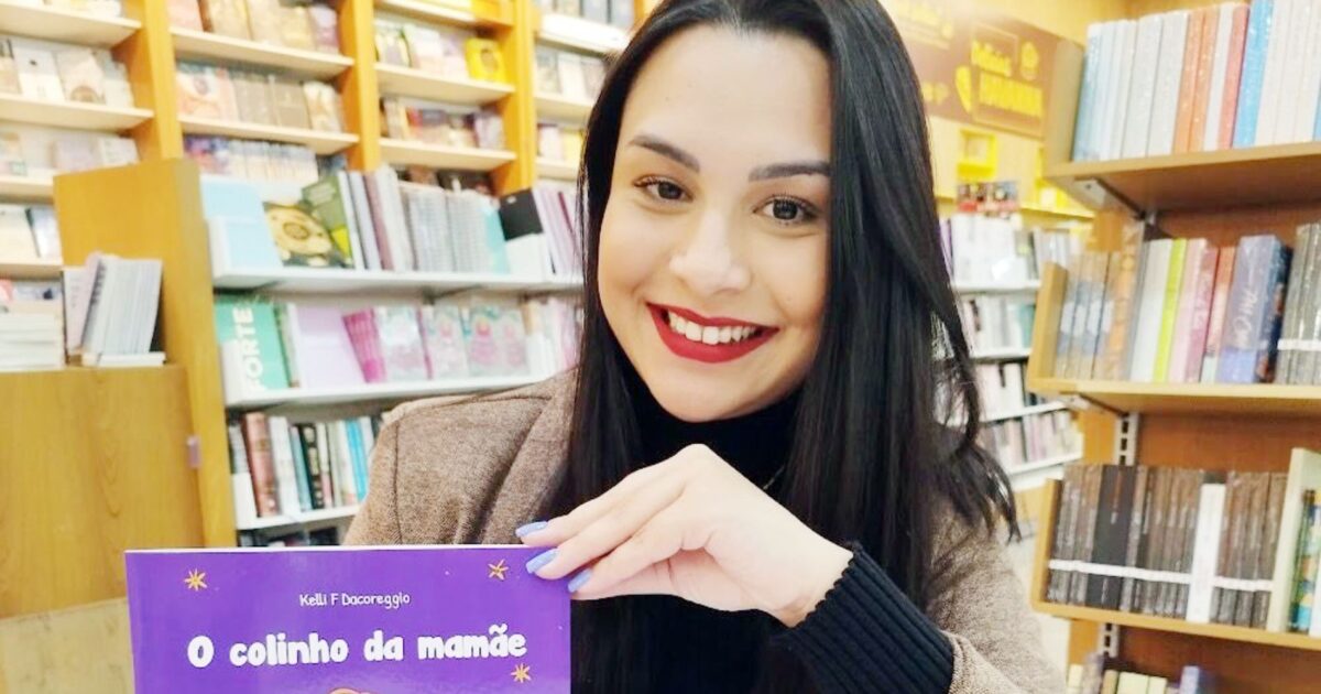 Professora da rede municipal lança seu primeiro livro na Biblioteca Municipal de Araucária