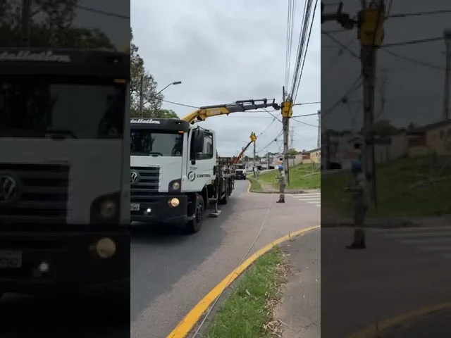 Copel faz reforço de troca de postes na Região da Costeira