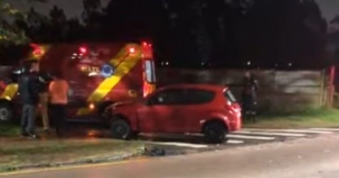 Colisão entre dois veículos na Rua Maranhão