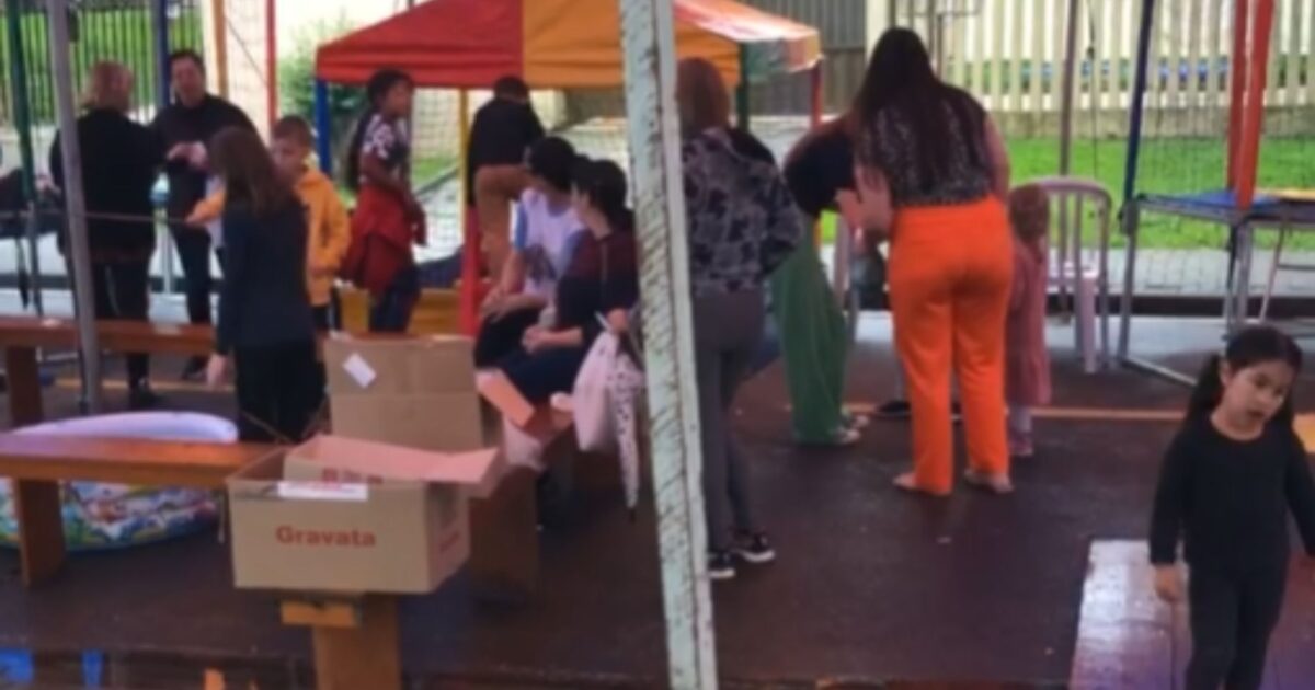Comunidade Nossa Senhora dos Navegantes realiza festa para crianças no Porto das Laranjeiras