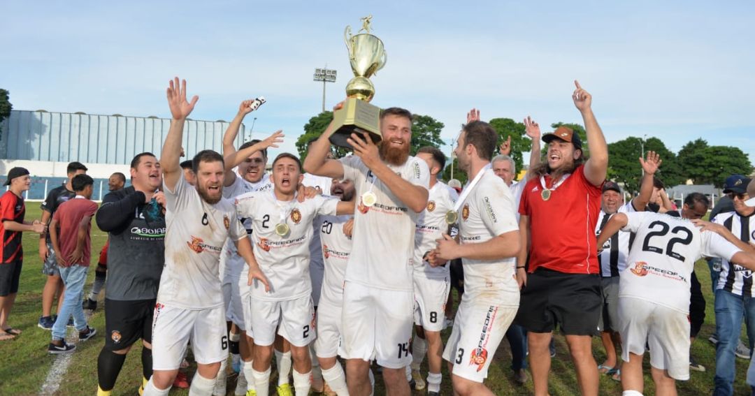 Contenda Futebol Clube faturou o troféu da Primeirona Municipal 2023