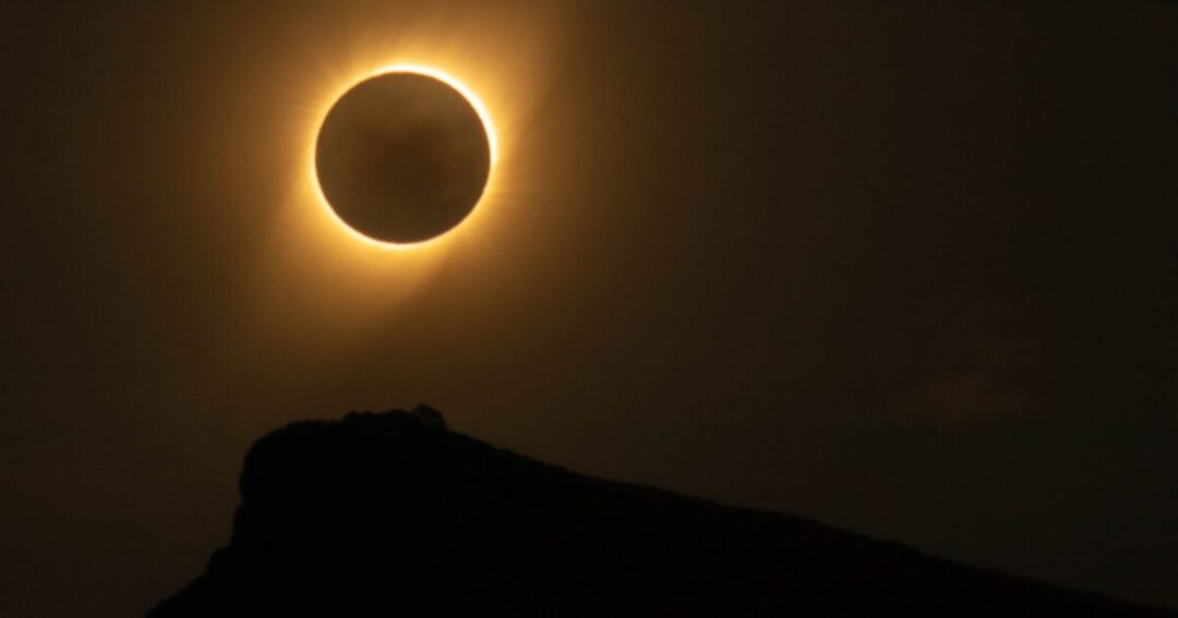Eclipse solar será neste sábado 14 mas atenção olhar para o fenômeno diretamente pode danificar sua retina