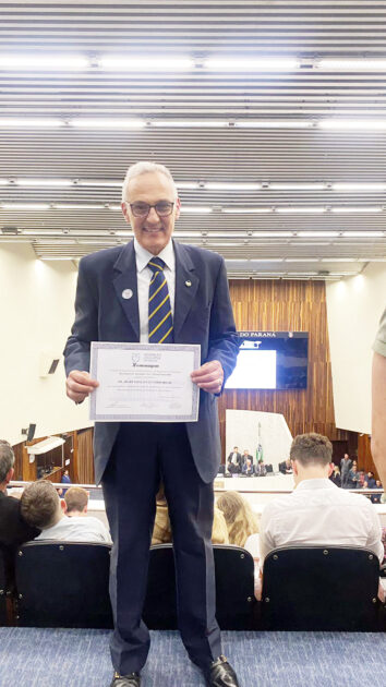 Dr Araré recebe homenagem pela Assembleia Legislativa do Paraná