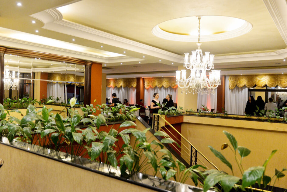 Palace, o restaurante do Hotel Rihad, agora está aberto a todos os moradores de Araucária