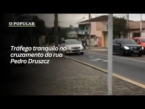 Tráfego tranquilo no cruzamento da rua Pedro Druszcz