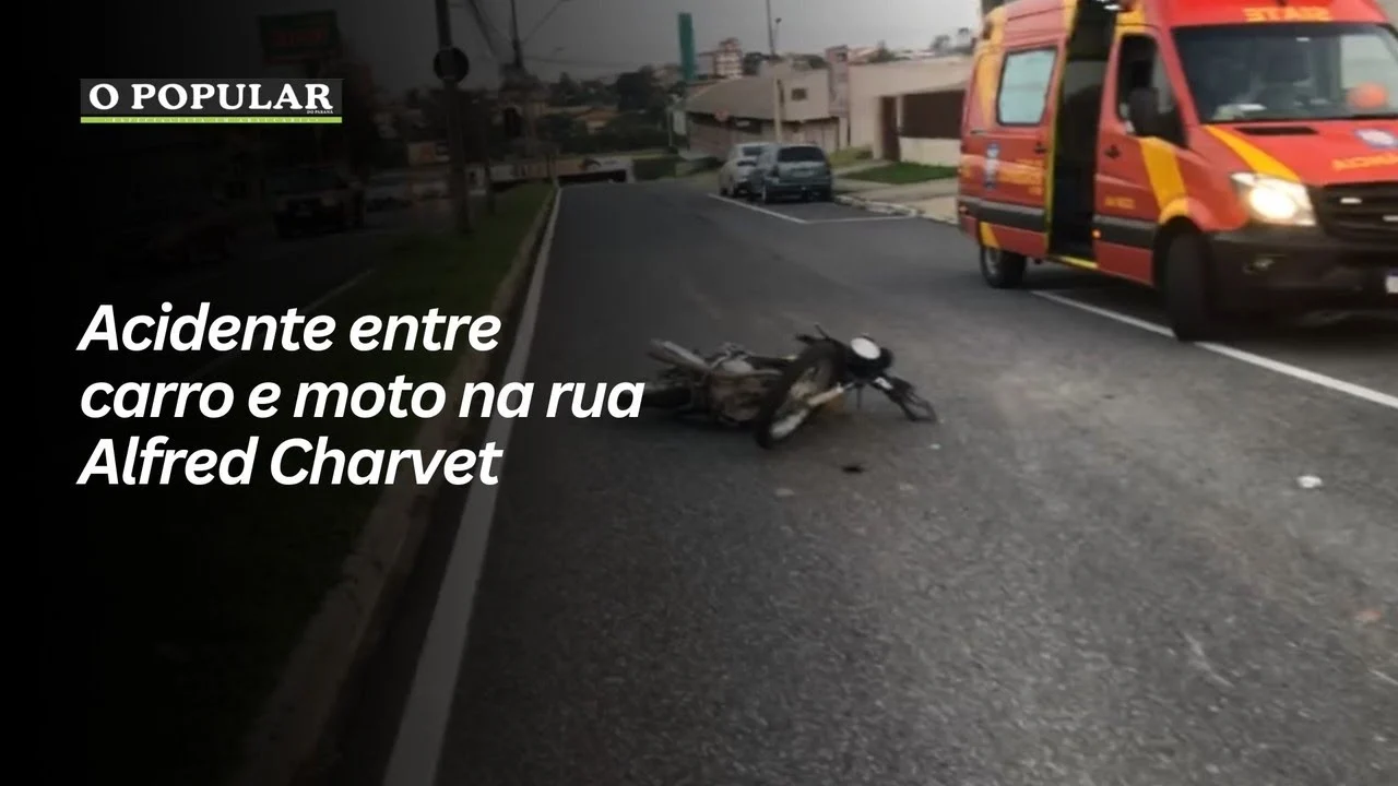 Acidente entre carro e moto na rua Alfred Charvet