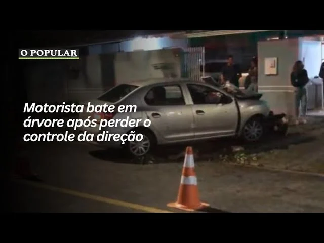 Motorista bate em árvore após perder o controle da direção