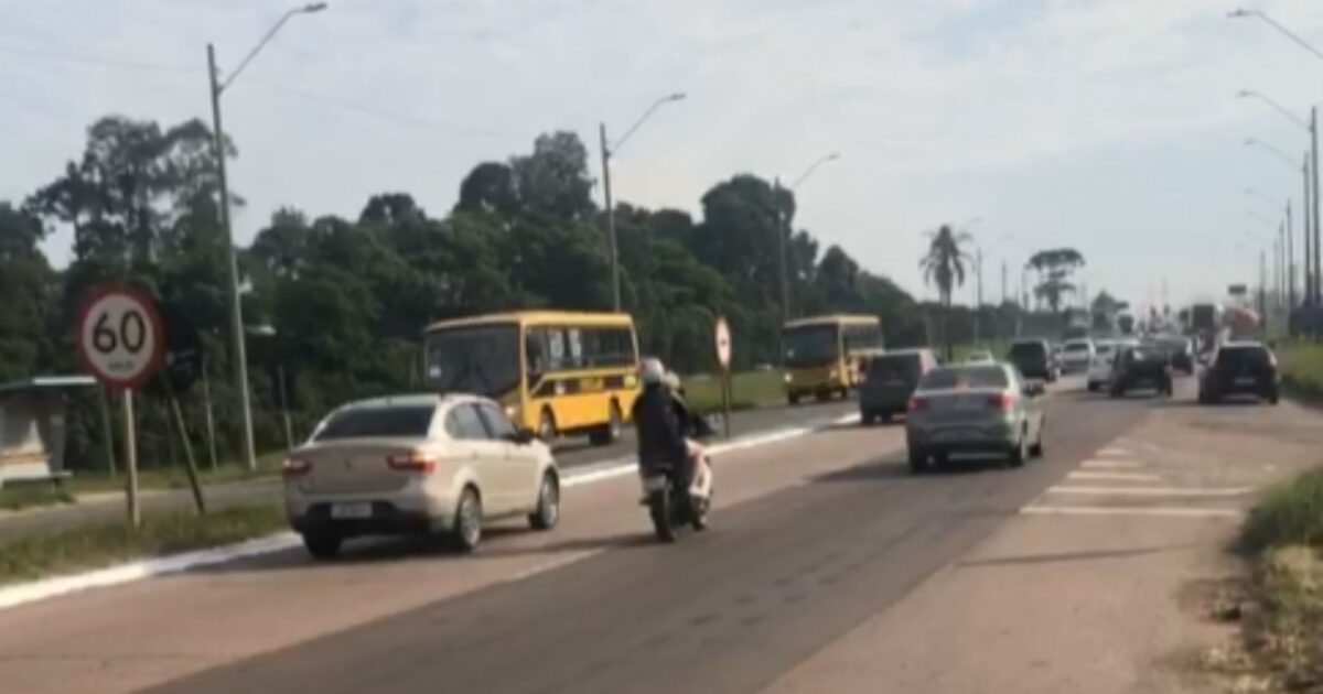 Condição de trânsito na lombada da CSN na Rodovia do Xisto